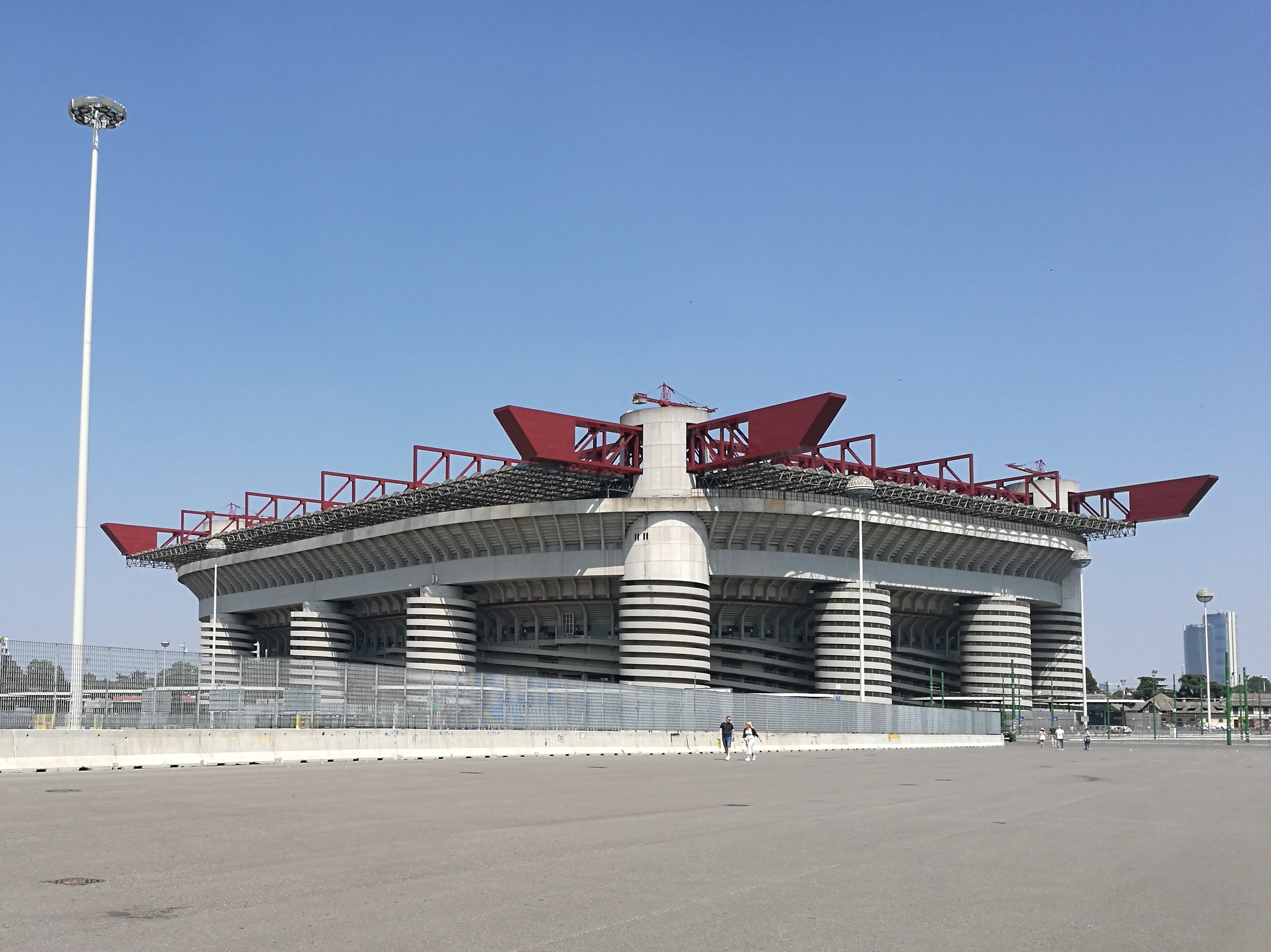 AC Milan and Inter Milan. Info, itineraries, tickets, San Siro stadium and  much more