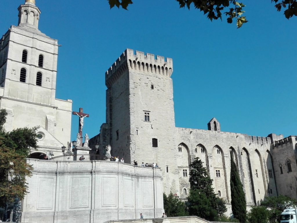 10 places you can´t miss in Provence - Avignon Popes´ Palace