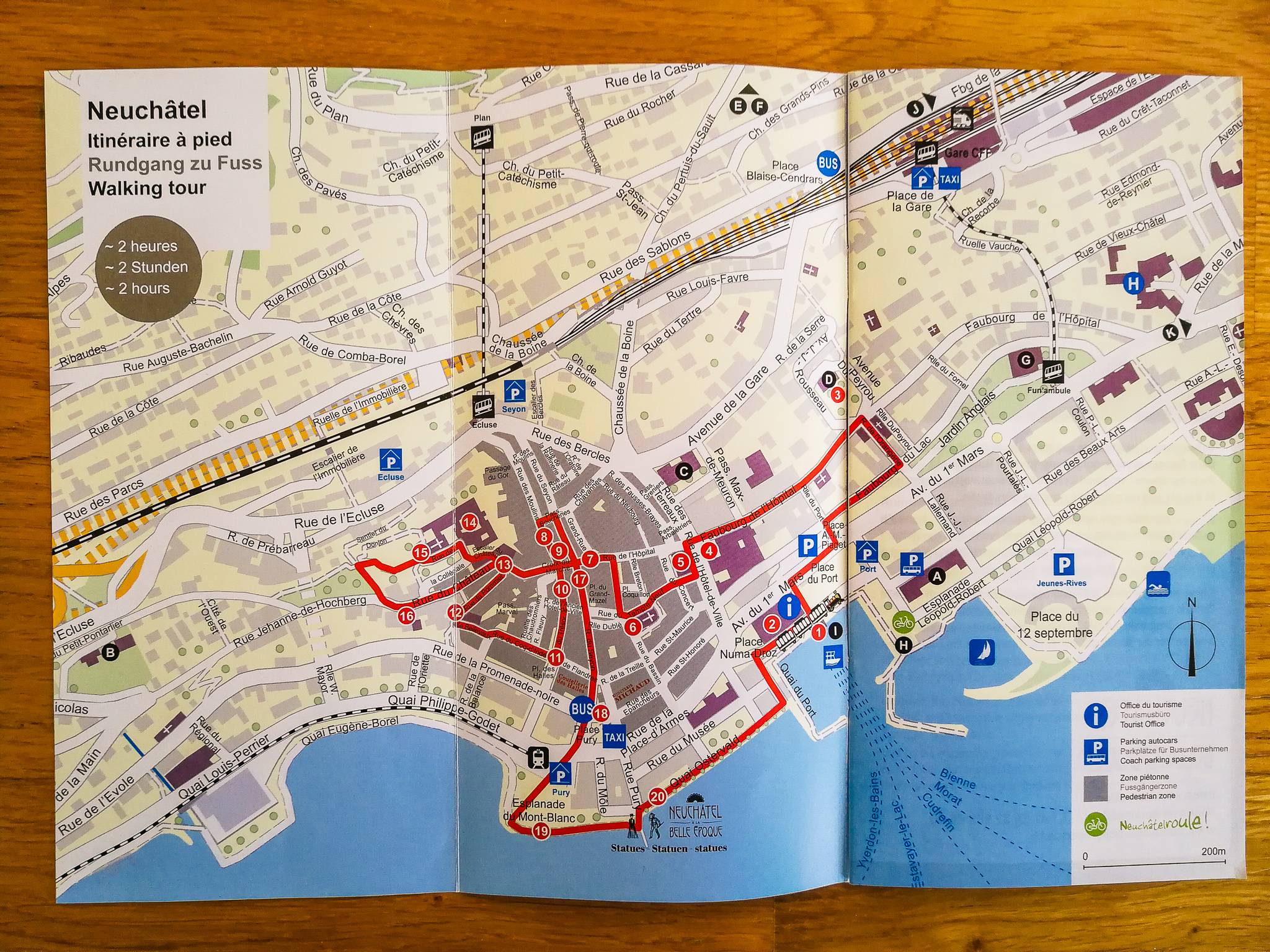 neuchatel tourist map