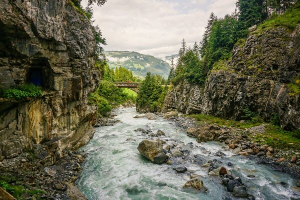 visiting-the-glacier-canyon-in-grindelwald-our-swiss-experience